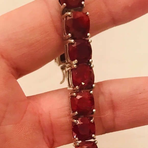Gorgeous women’s 54 TCW ruby 7-inch bracelet - Picture 7 of 7